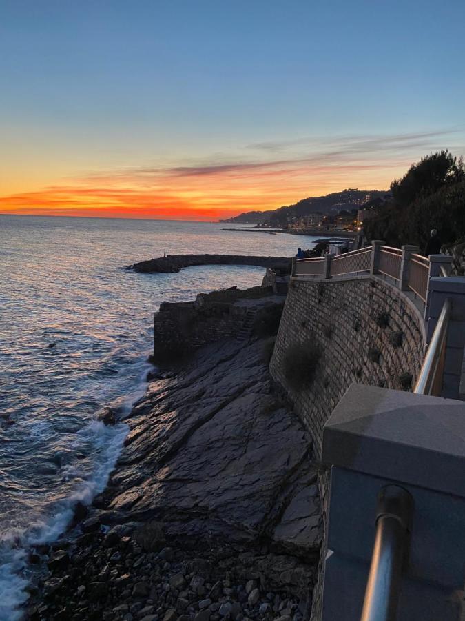Appartamento Vista Mare Con Piscina Cala Di Sole Imperia Exteriér fotografie