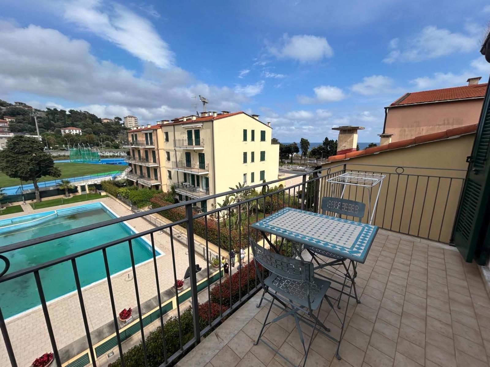 Appartamento Vista Mare Con Piscina Cala Di Sole Imperia Exteriér fotografie