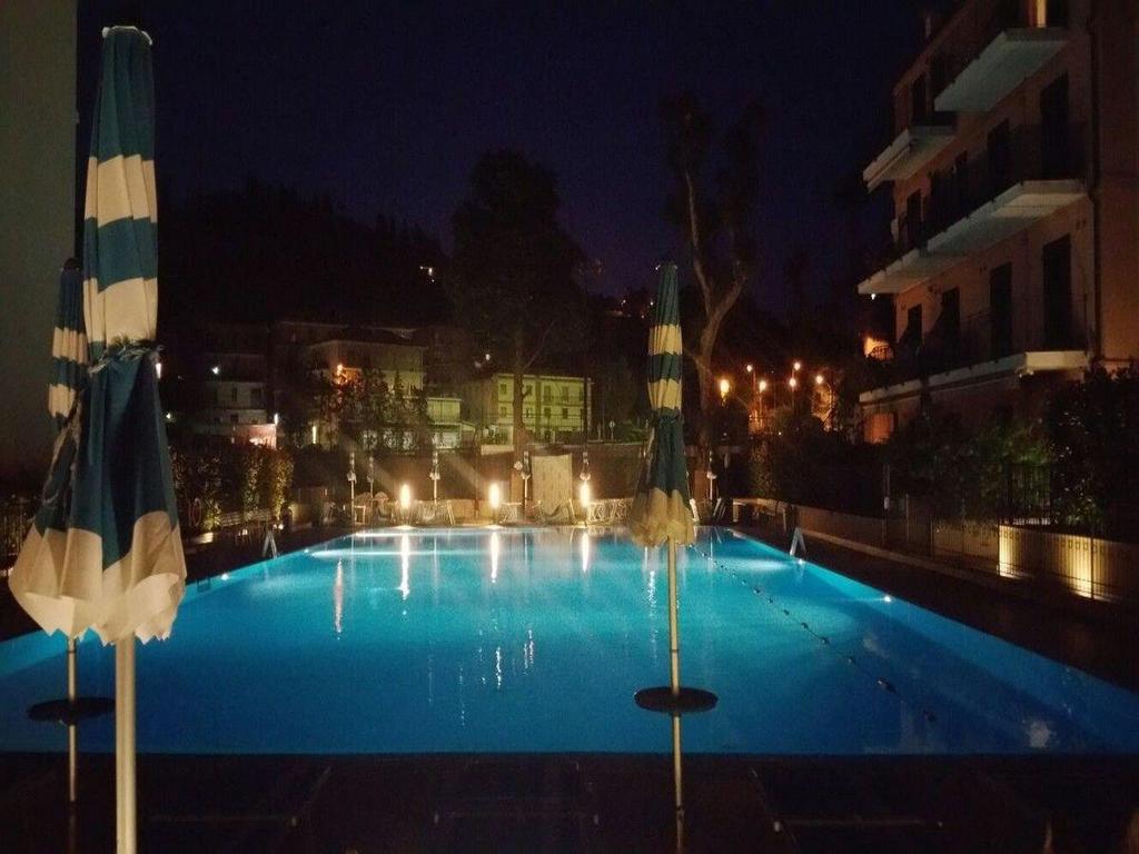 Appartamento Vista Mare Con Piscina Cala Di Sole Imperia Exteriér fotografie