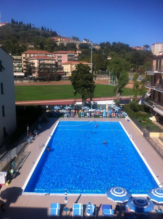 Appartamento Vista Mare Con Piscina Cala Di Sole Imperia Exteriér fotografie